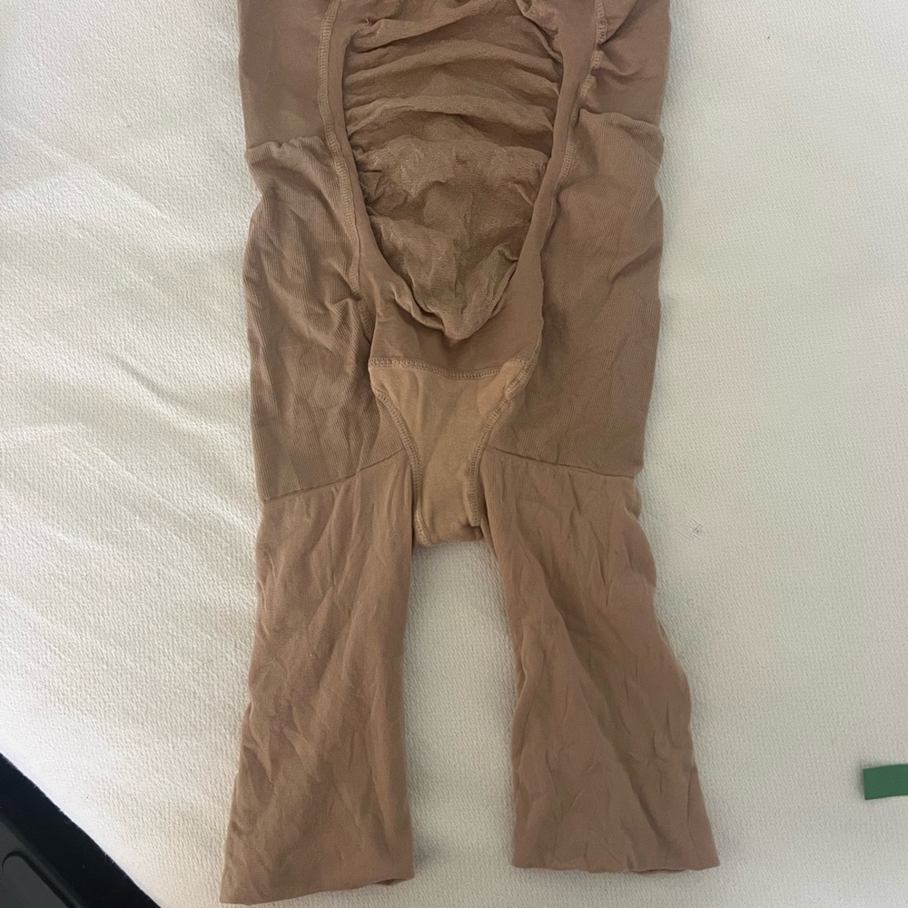 SPANX Maternity Mama Shorts Mid-Thigh Shaper 163 Beige Size B